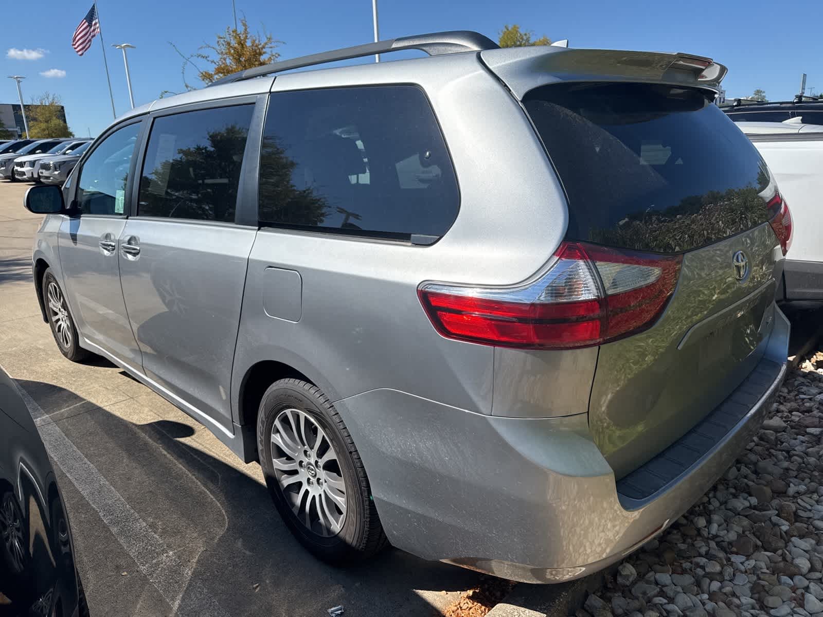 Thumbnail: 2018 Toyota Sienna - 5