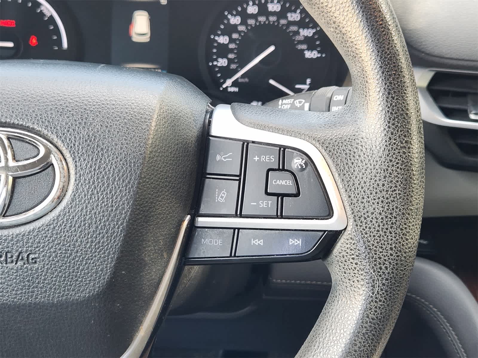 Thumbnail: 2021 Toyota Sienna - 27