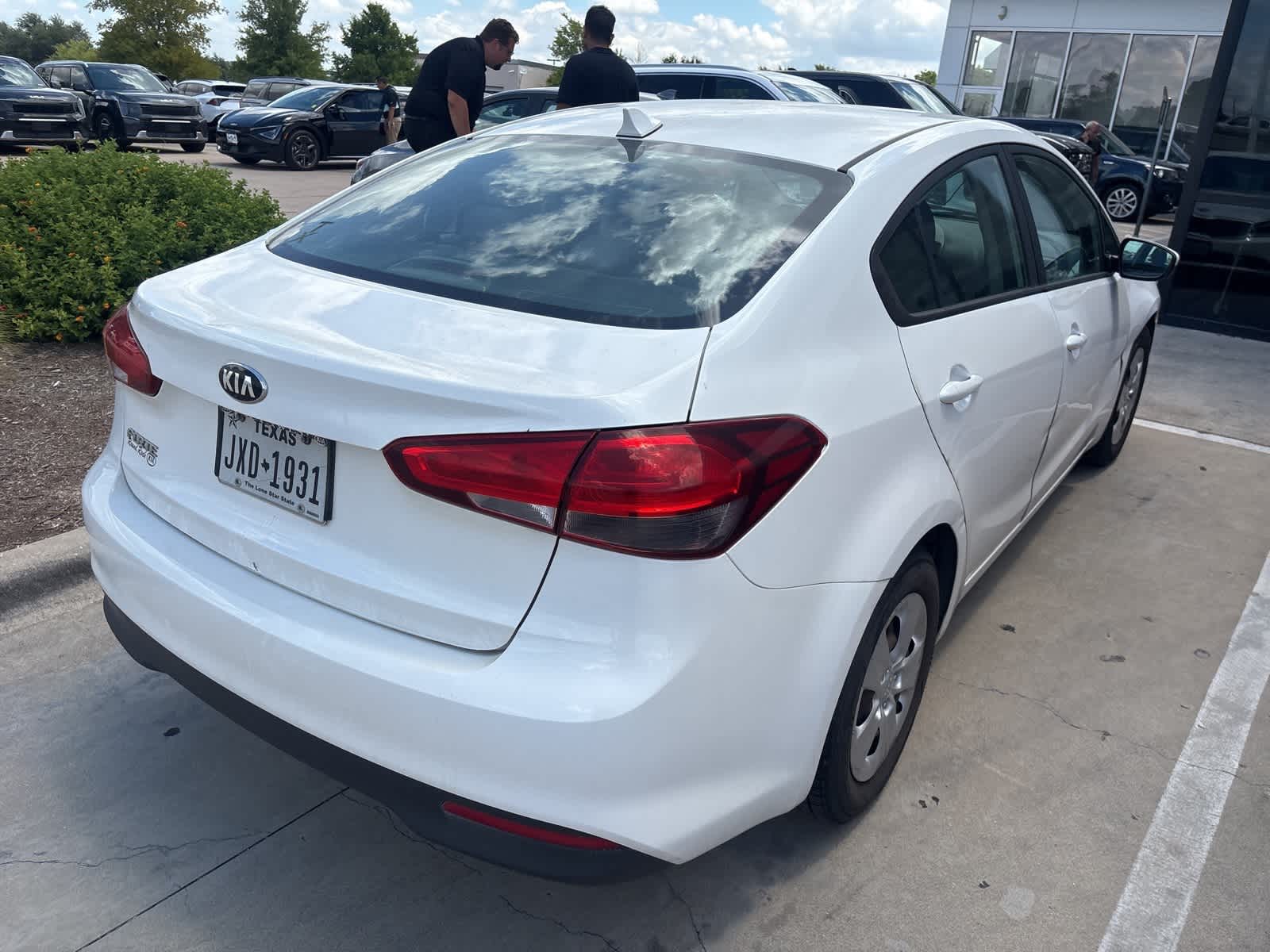 Thumbnail: 2017 Kia Forte - 4