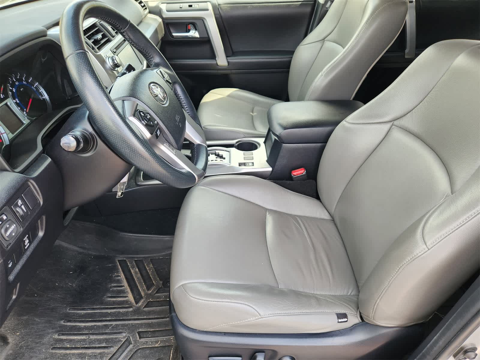 2016 Toyota 4Runner SR5 13