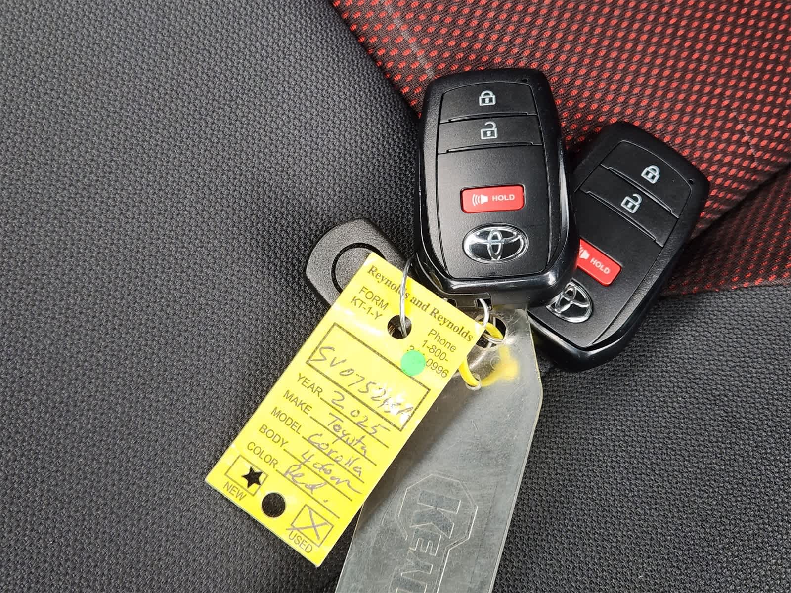 Thumbnail: 2025 Toyota Corolla Cross - 32