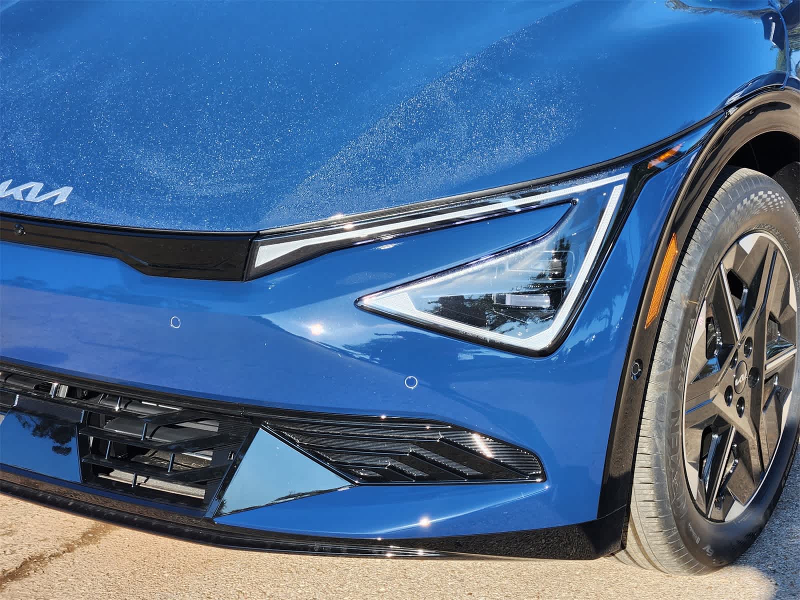 Thumbnail: 2025 Kia EV6 - 7