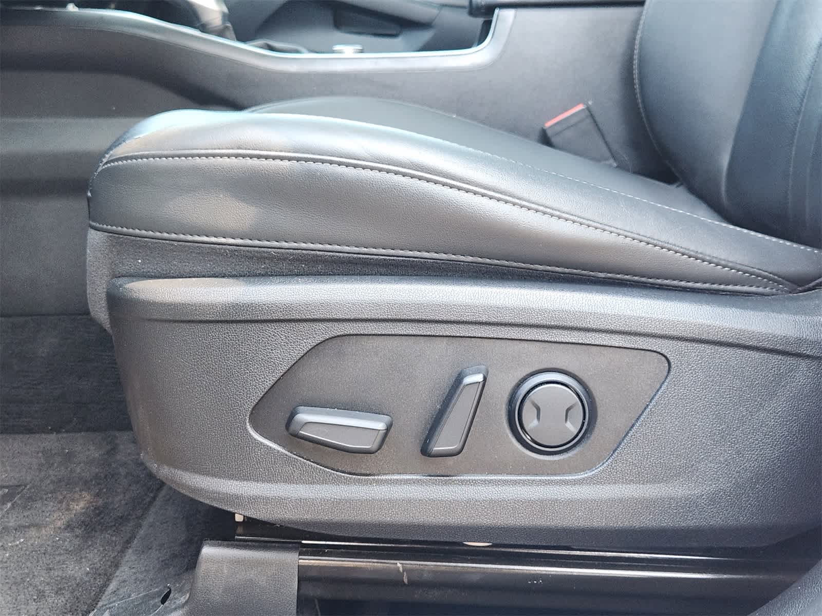 Thumbnail: 2023 Kia Sorento - 24