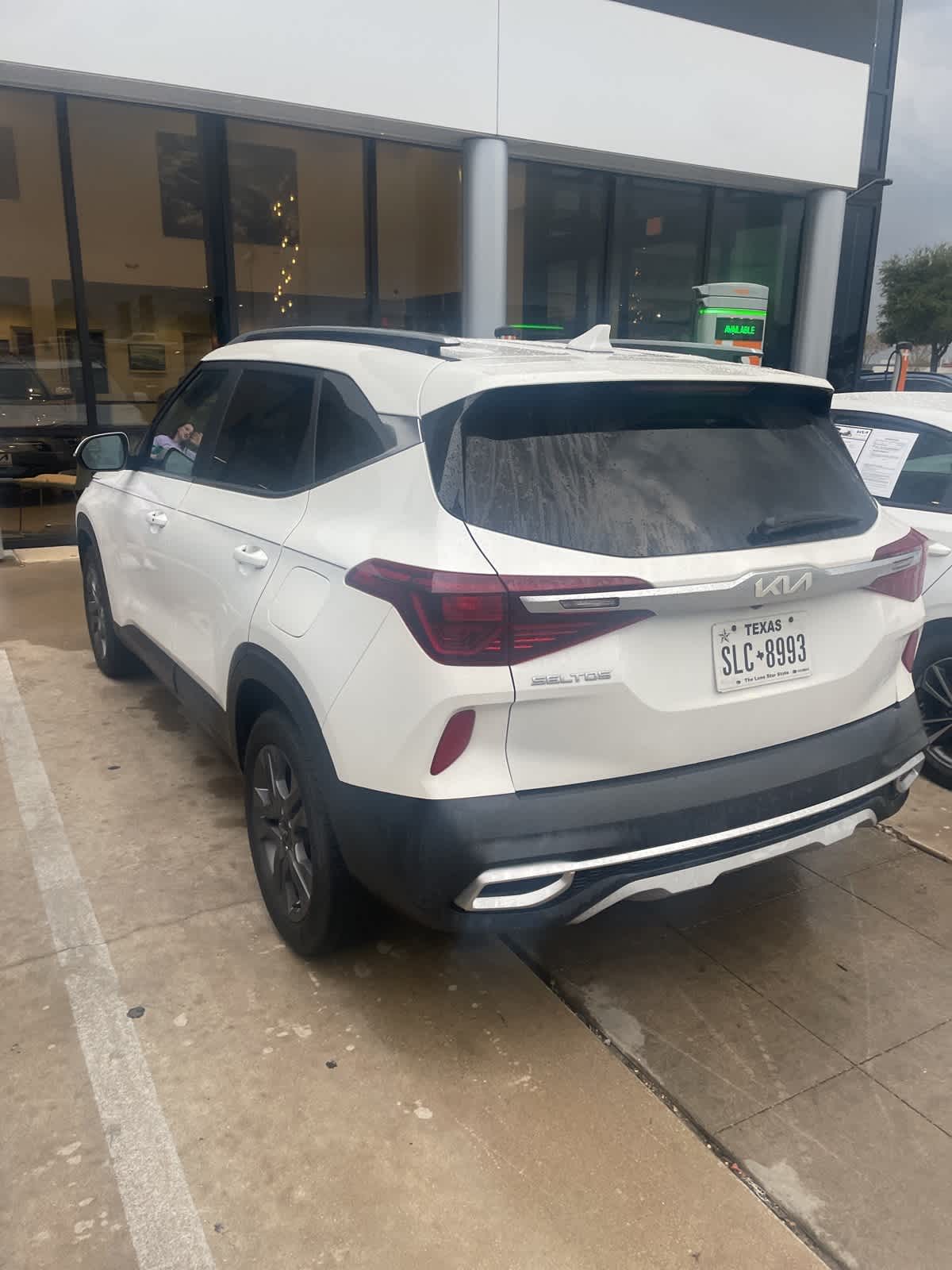 Thumbnail: 2023 Kia Seltos - 3