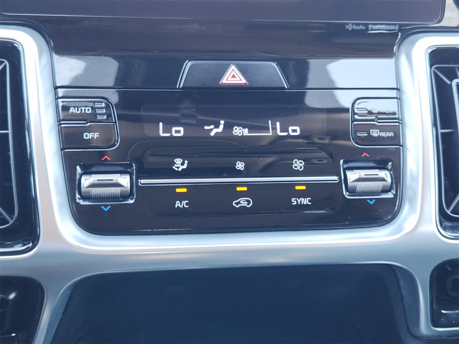 Thumbnail: 2022 Kia Sorento - 18