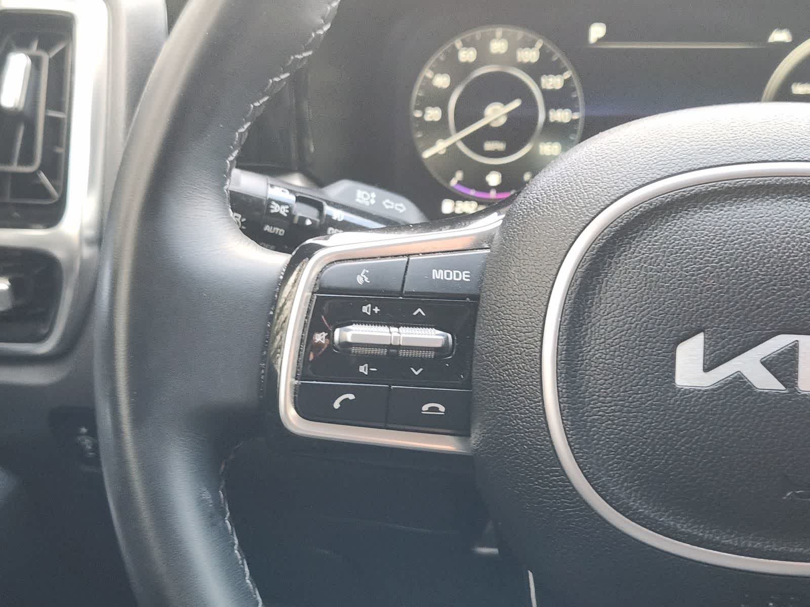 Thumbnail: 2023 Kia Sorento - 28