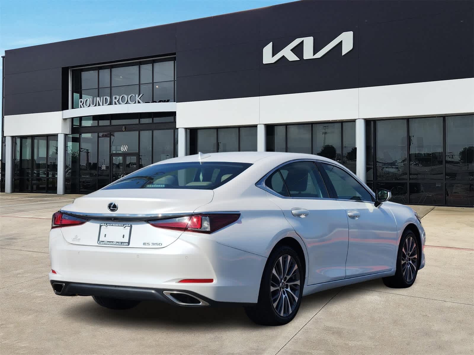 Thumbnail: 2021 Lexus ES - 5