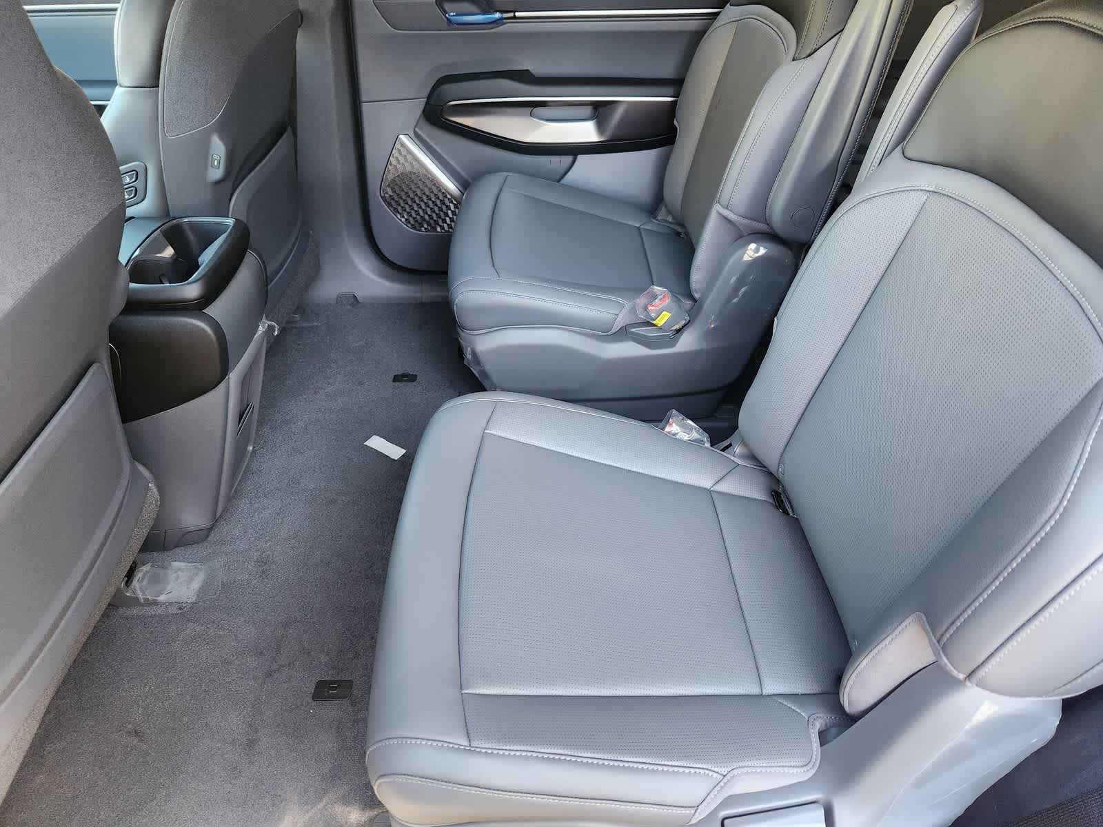 Thumbnail: 2026 Kia EV9 - 24