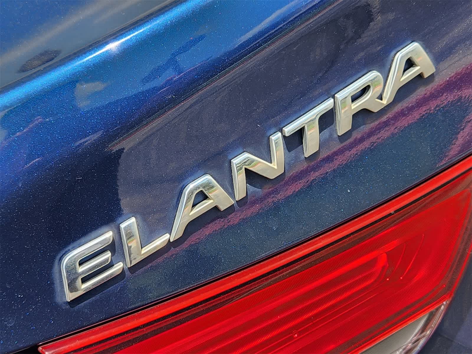 Thumbnail: 2016 Hyundai Elantra - 11