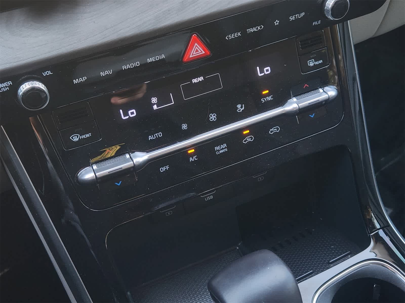 Thumbnail: 2024 Kia Carnival - 18