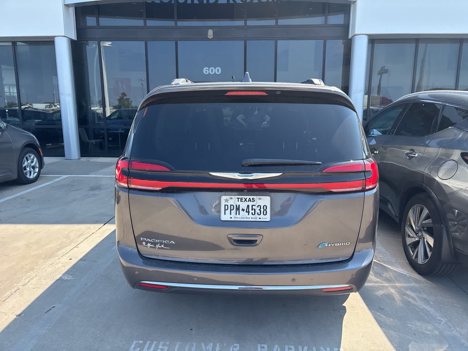 Thumbnail: 2021 Chrysler Pacifica - 3