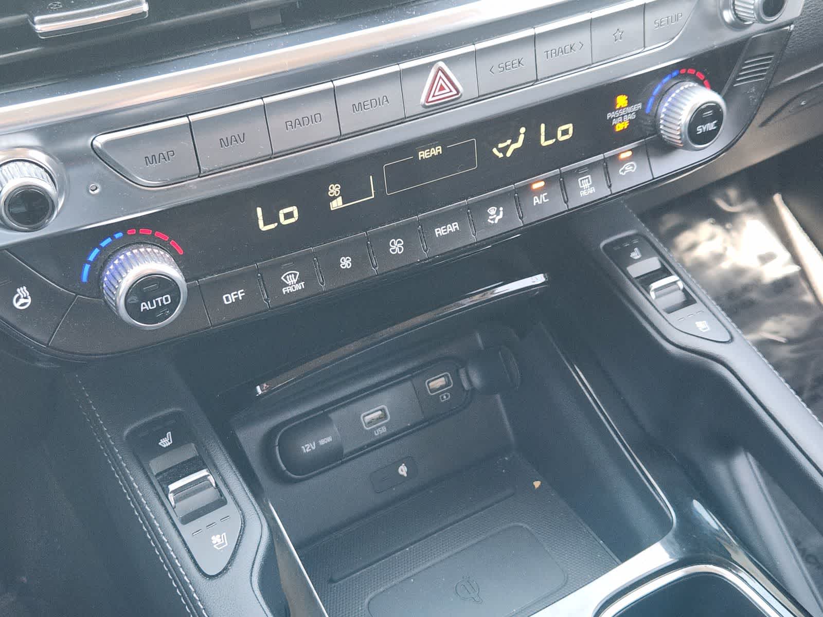 Thumbnail: 2022 Kia Telluride - 18