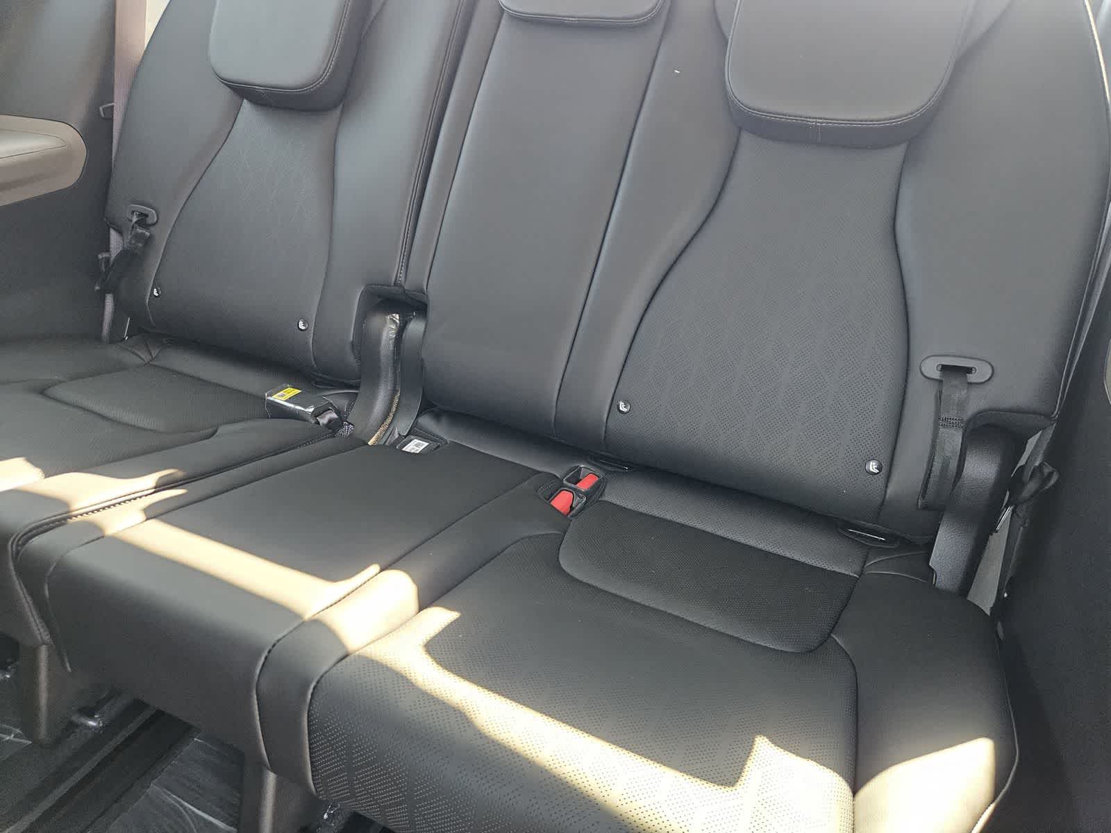 2027 Kia Carnival LXS - Photo 21