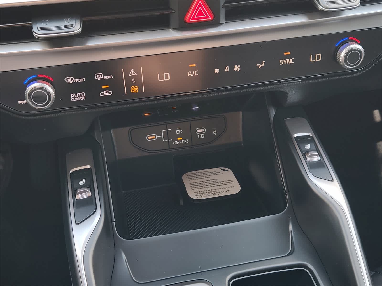 Thumbnail: 2026 Kia Sorento - 16