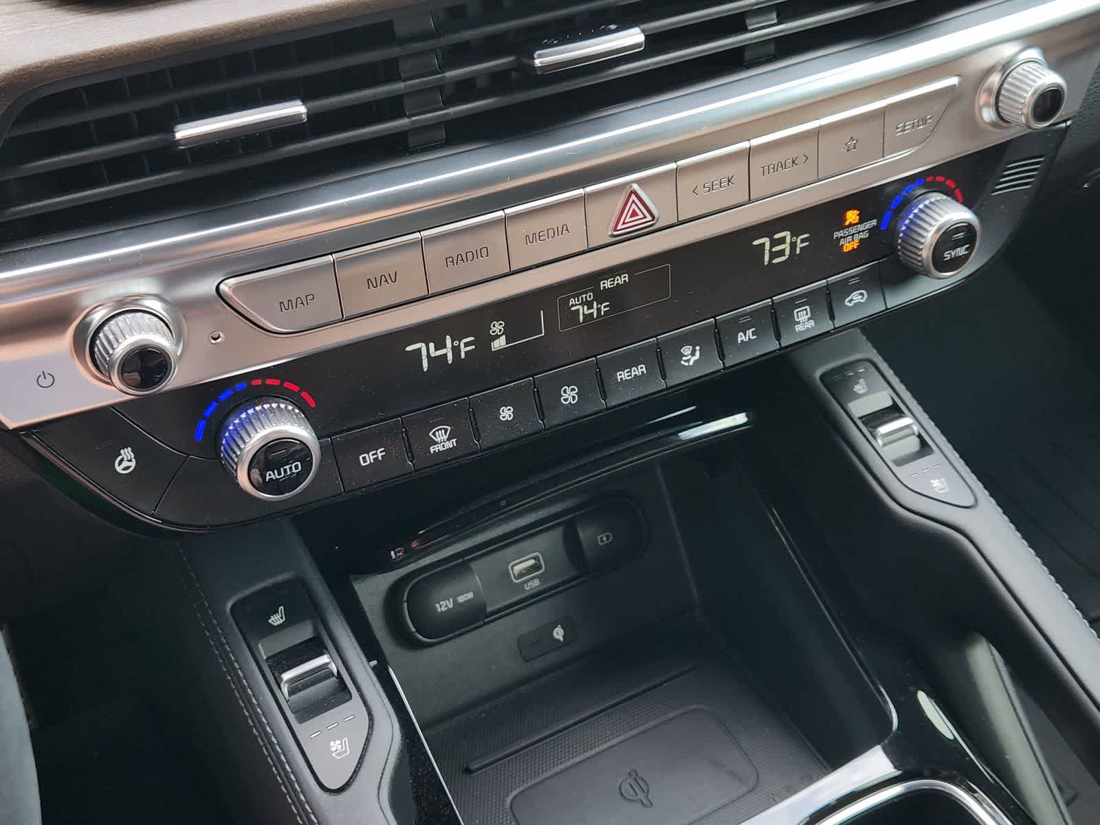 Thumbnail: 2020 Kia Telluride - 19