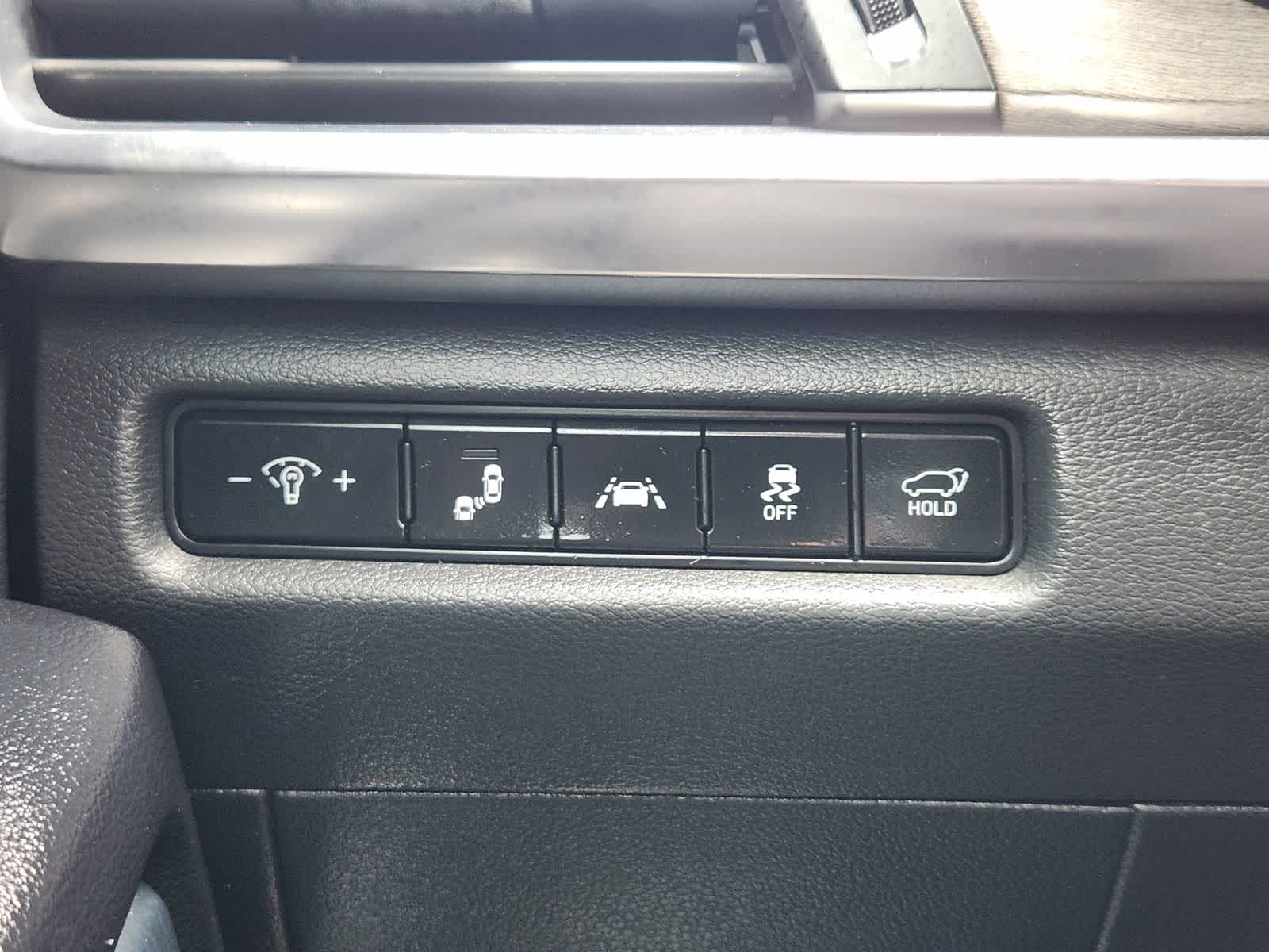 Thumbnail: 2021 Kia Telluride - 23