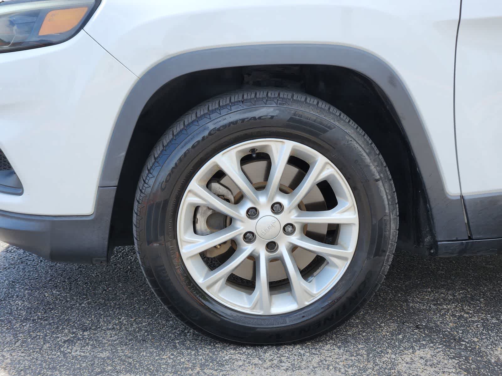 Thumbnail: 2019 Jeep Cherokee - 9