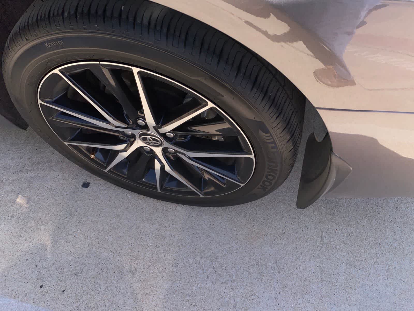 Thumbnail: 2022 Toyota Camry - 8