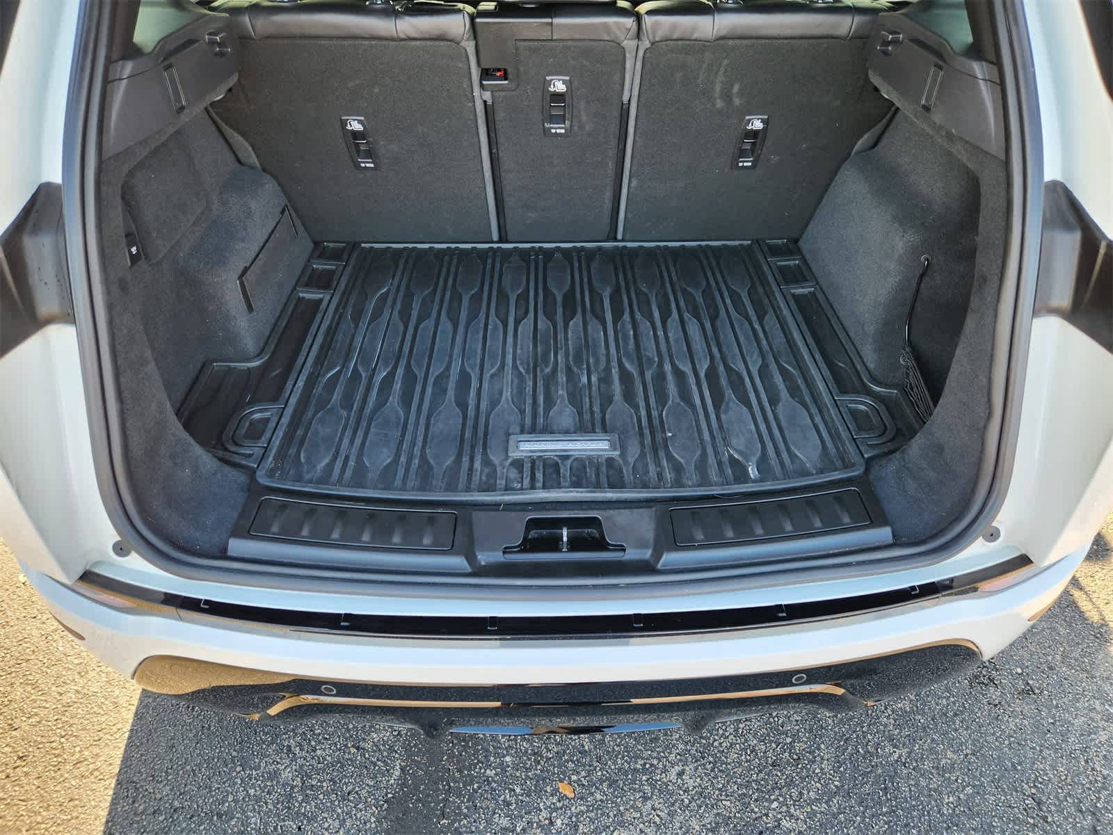 Thumbnail: 2020 Land Rover Range Rover Evoque - 31