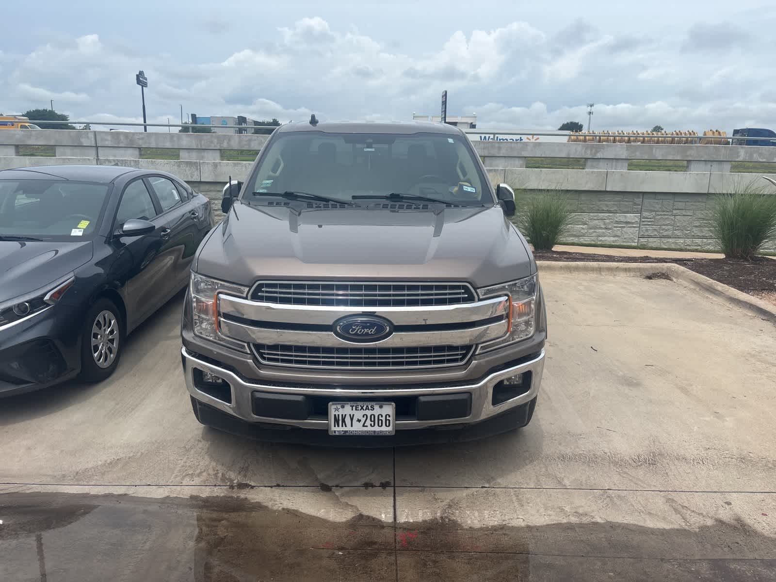 2020 Ford F-150 Lariat 2