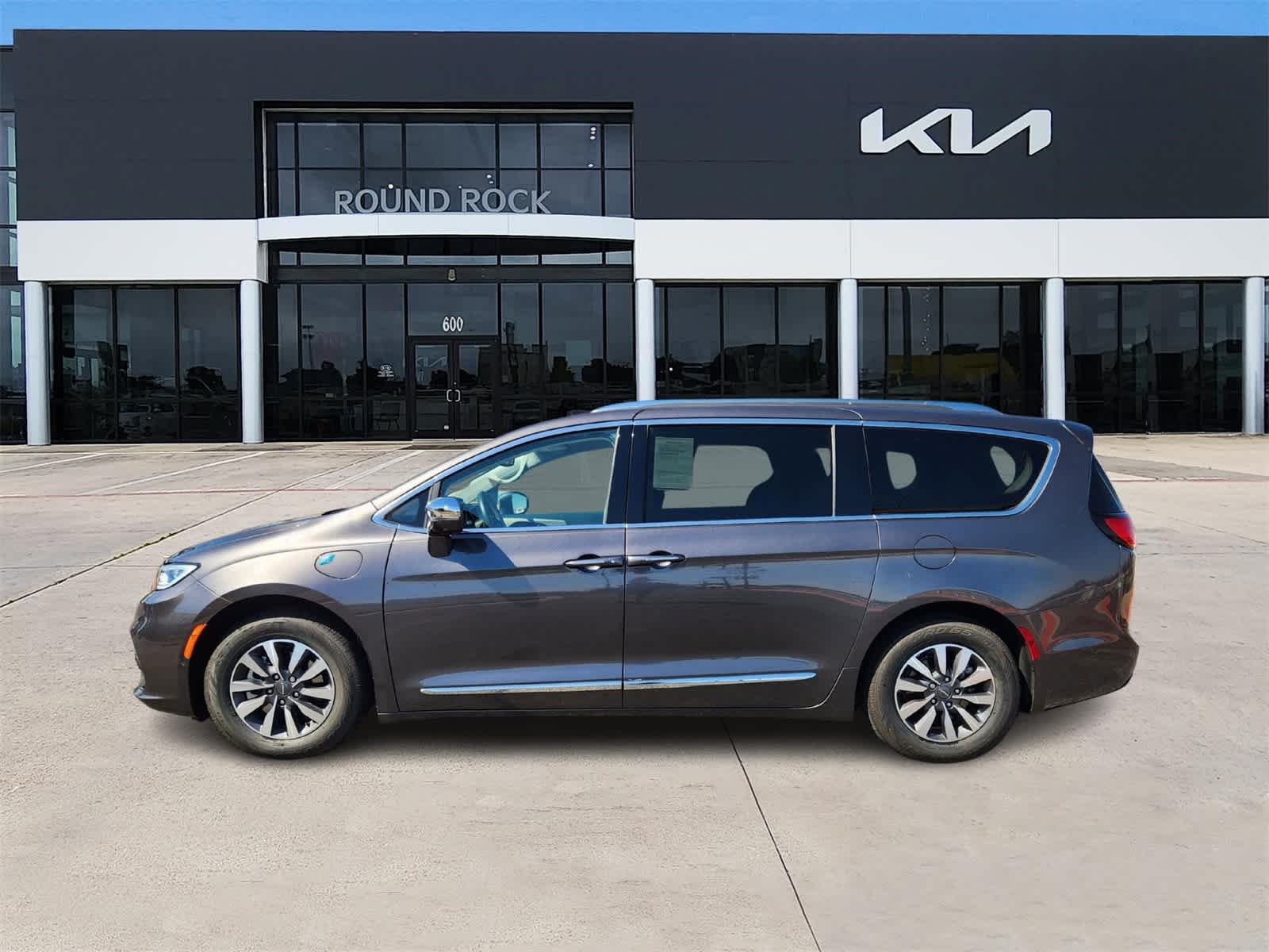 2021 Chrysler Pacifica Hybrid Limited photo 3