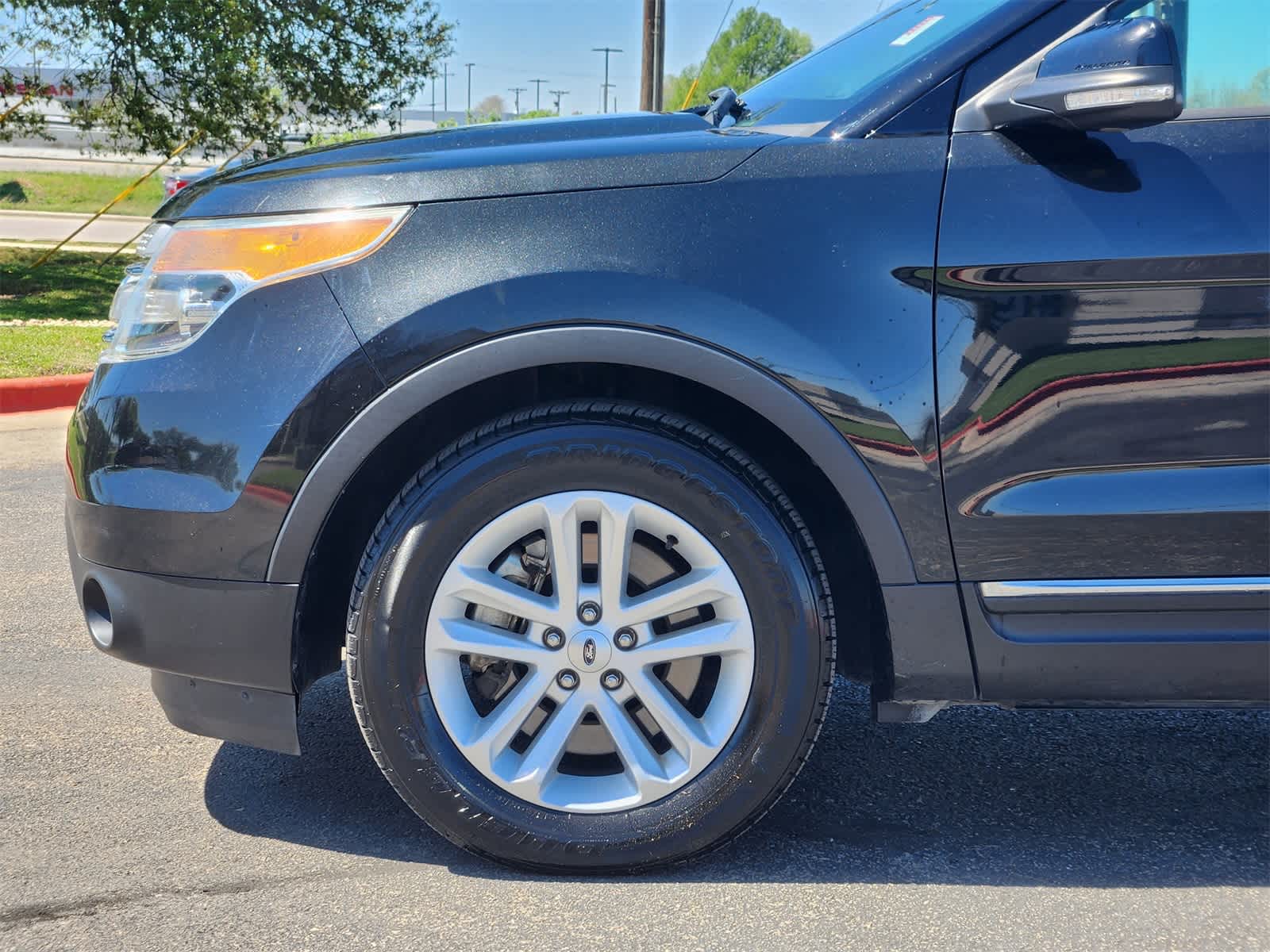 Thumbnail: 2013 Ford Explorer - 8