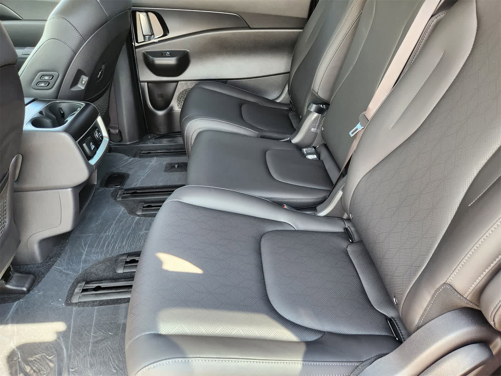 Thumbnail: 2026 Kia Carnival - 24