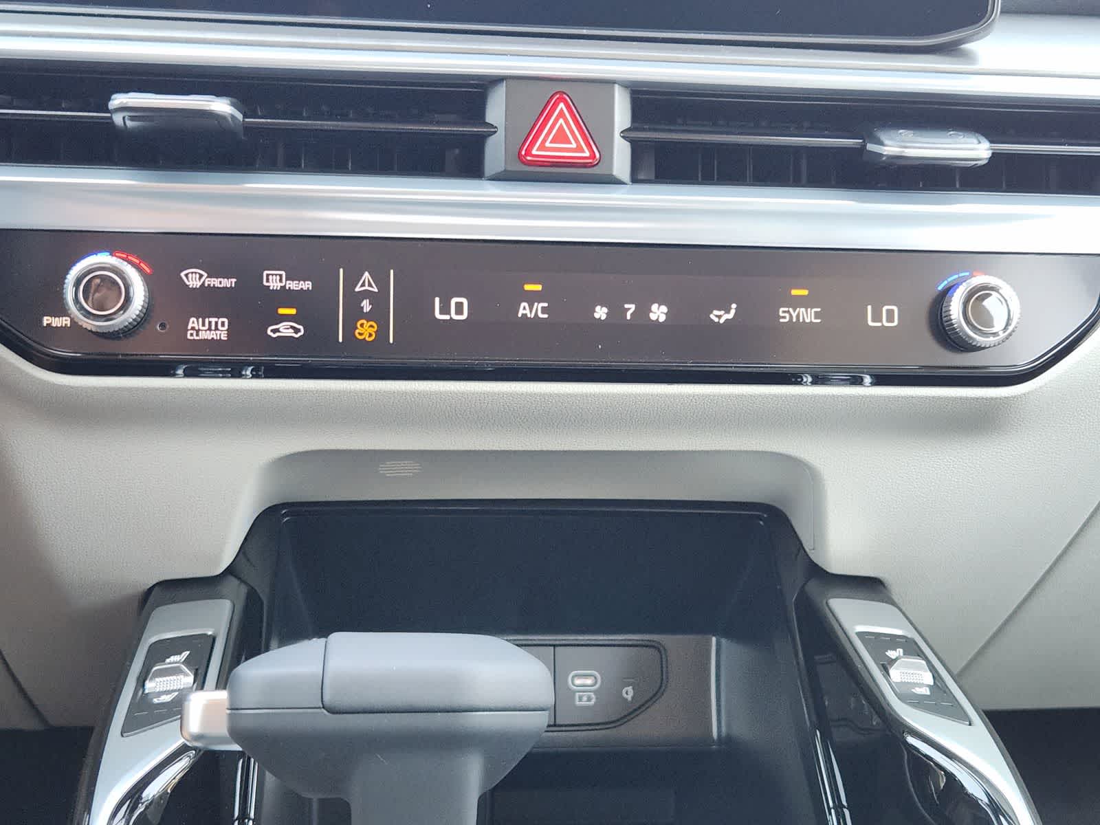 Thumbnail: 2026 Kia Sorento - 17