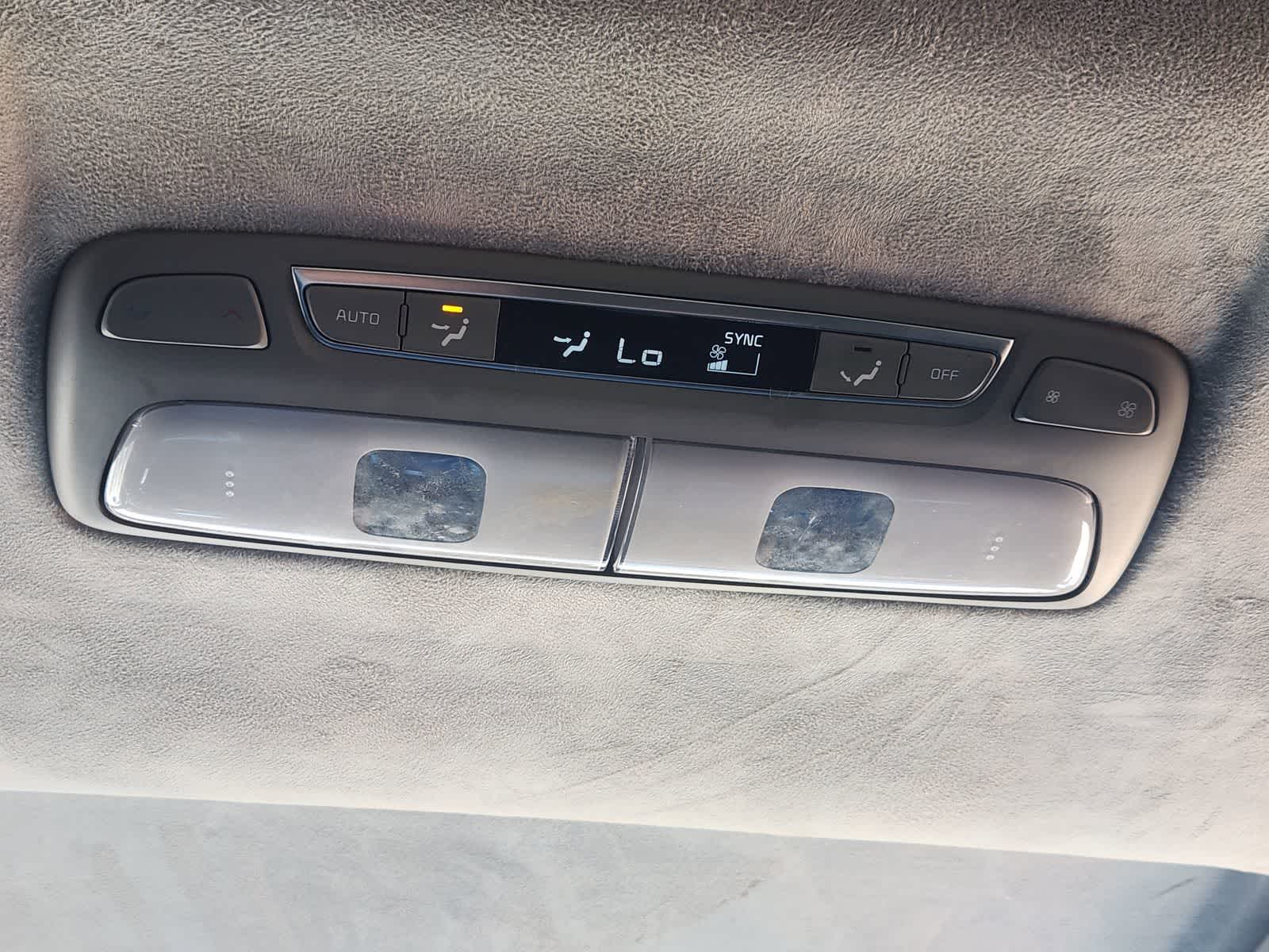 Thumbnail: 2022 Kia Telluride - 30