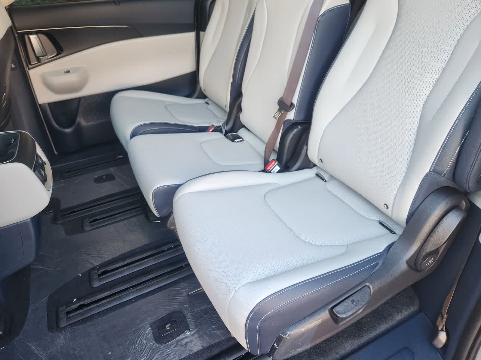 Thumbnail: 2026 Kia Carnival - 24