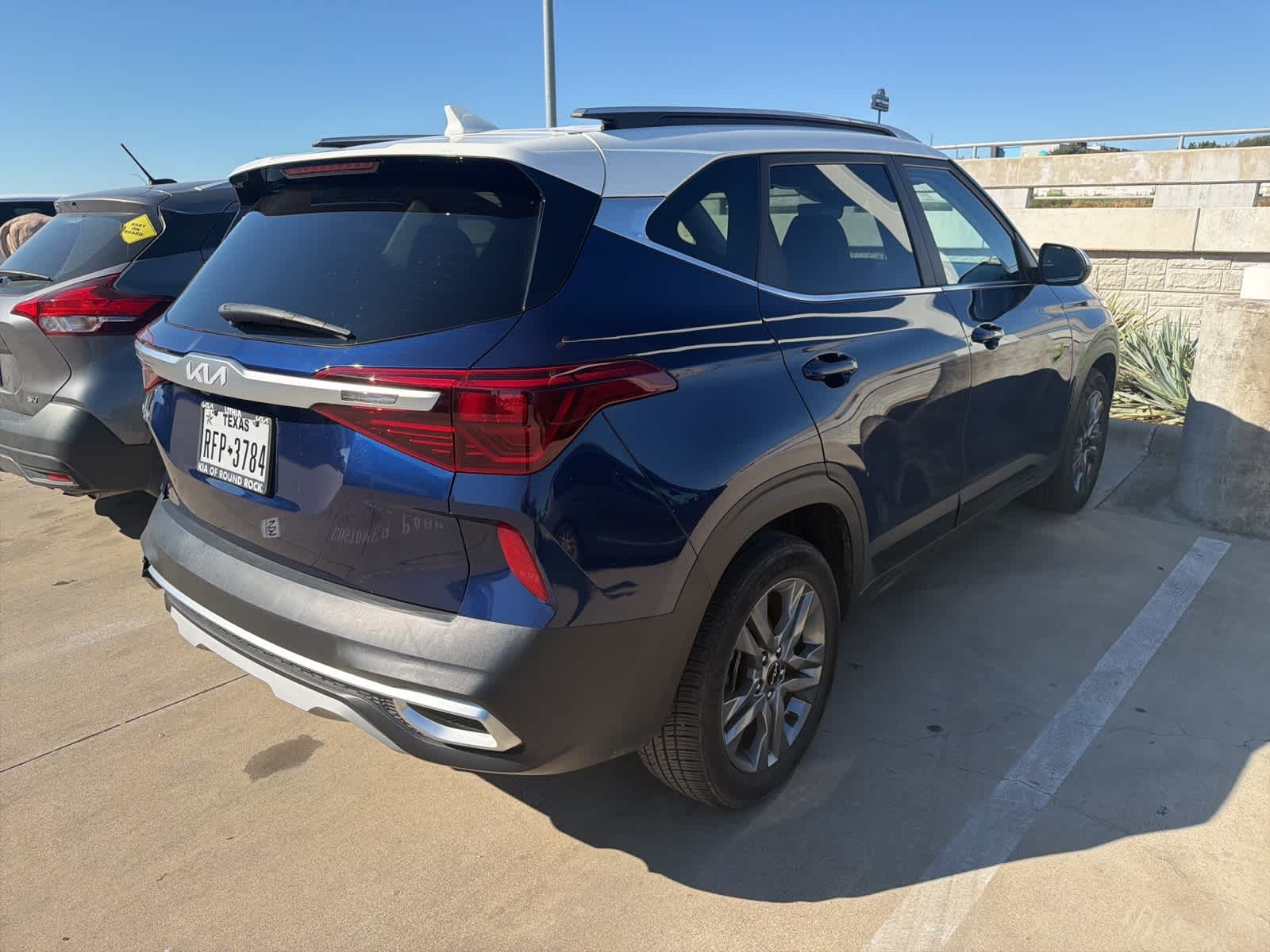 2022 Kia Seltos S photo 3