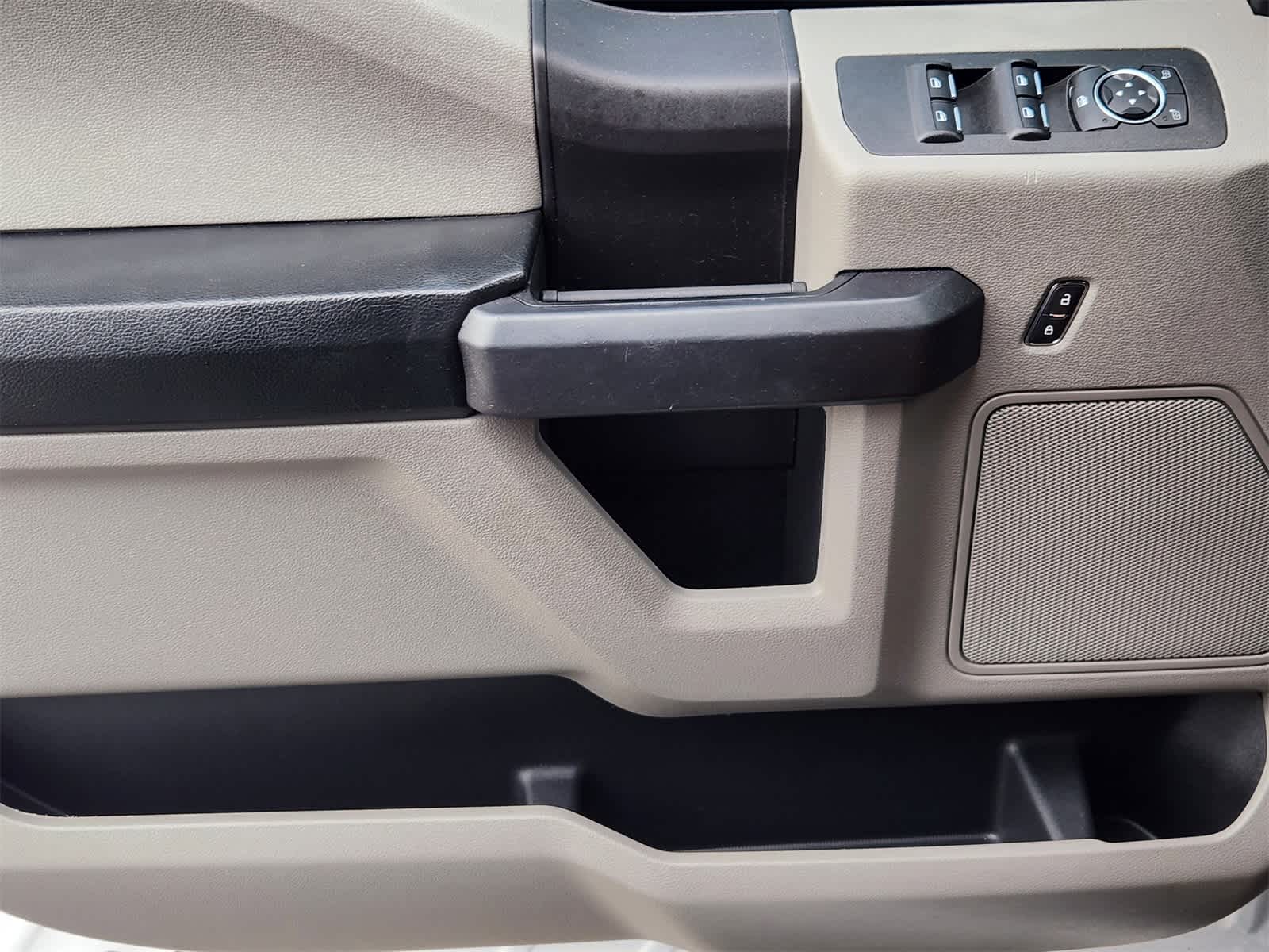 Thumbnail: 2017 Ford F-150 - 21