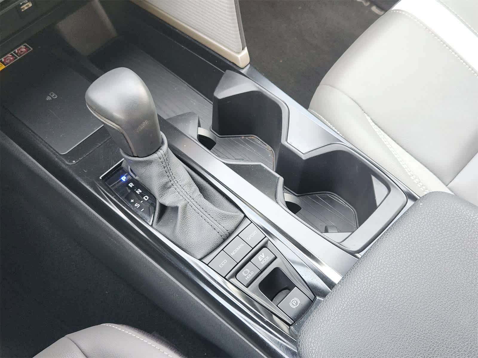 Thumbnail: 2025 Toyota Camry - 20