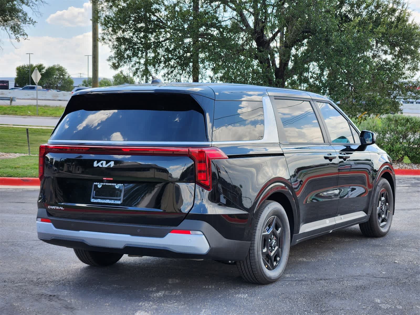 Thumbnail: 2026 Kia Carnival - 4