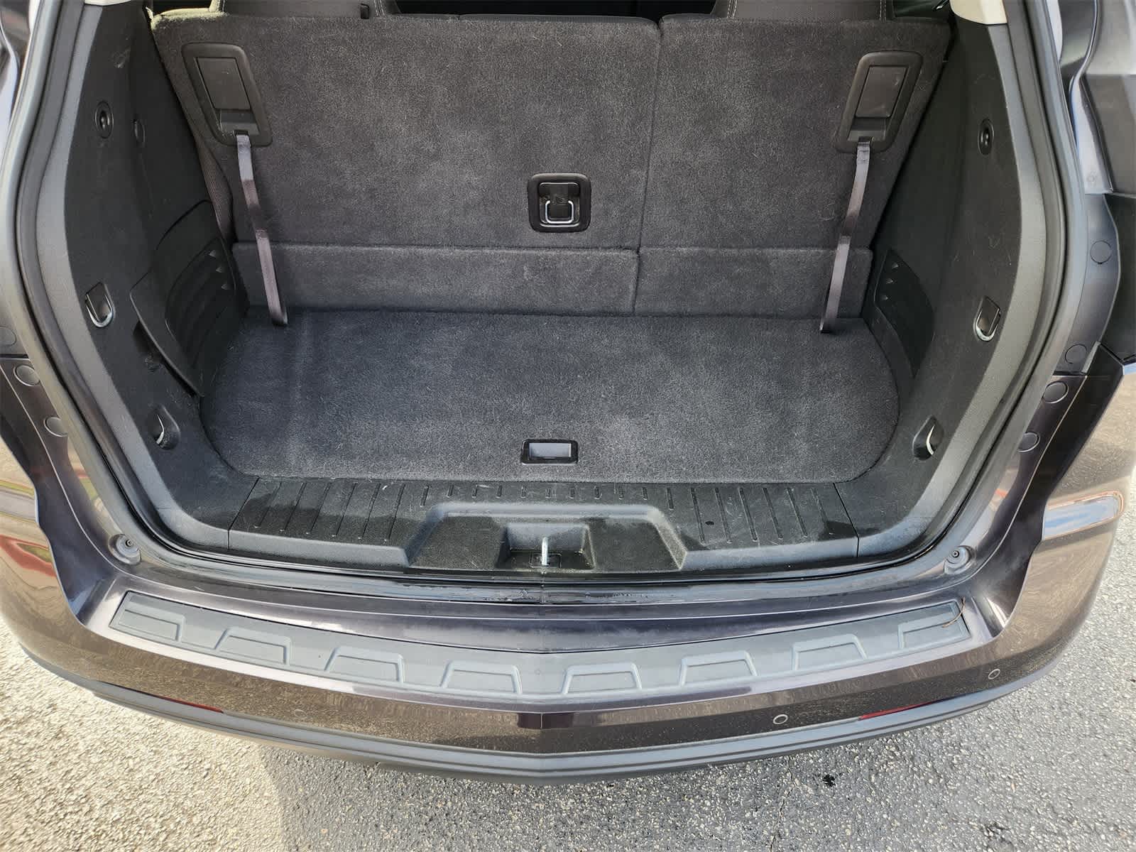 Thumbnail: 2017 Chevrolet Traverse - 28