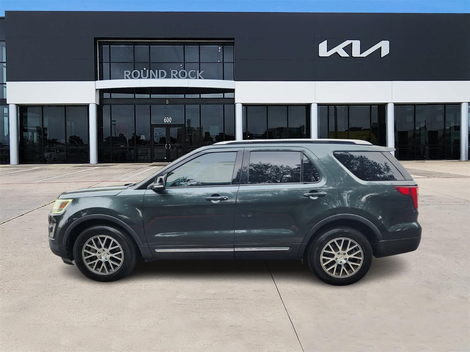Thumbnail: 2016 Ford Explorer - 4