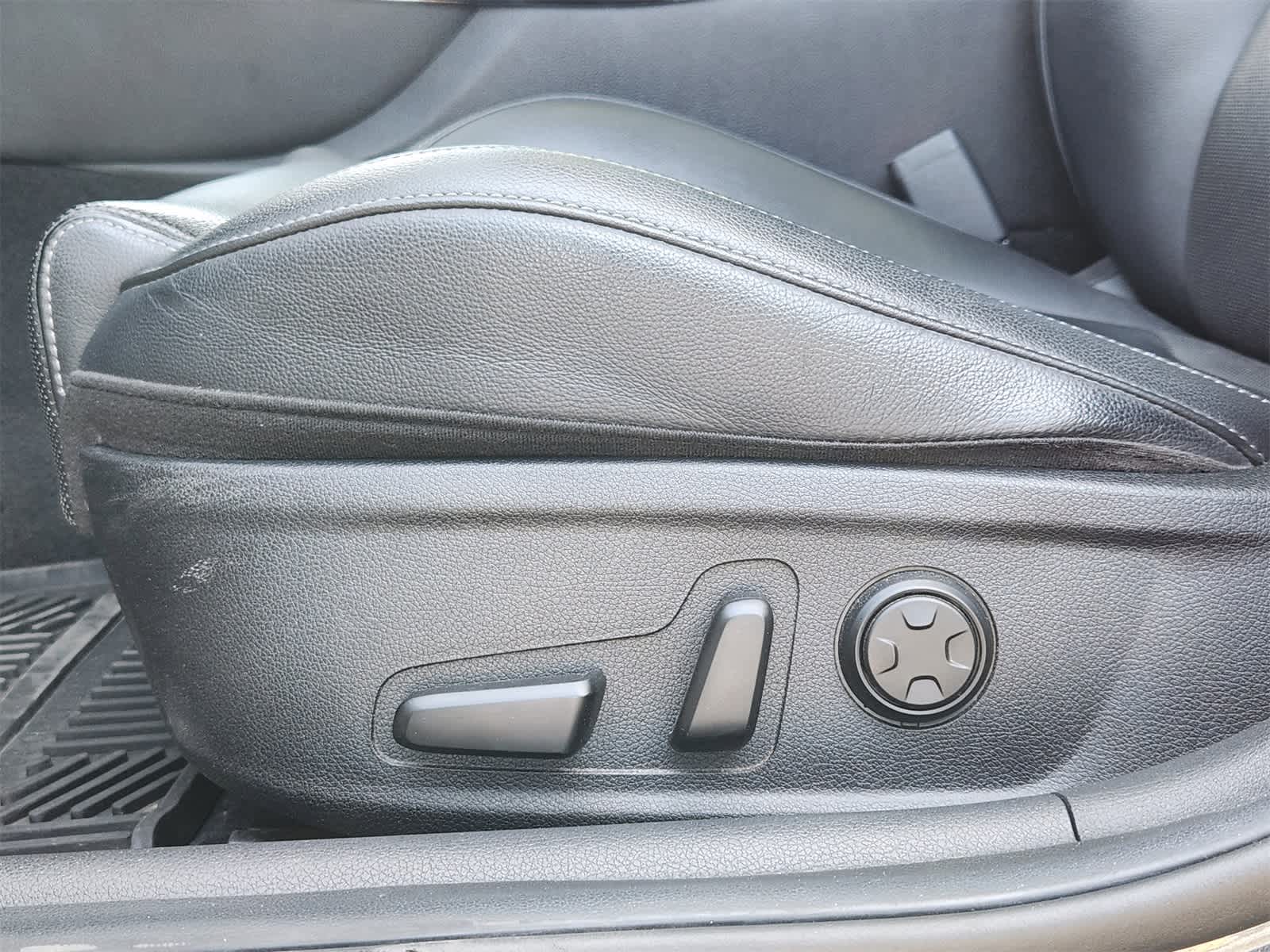 Thumbnail: 2022 Kia Stinger - 22