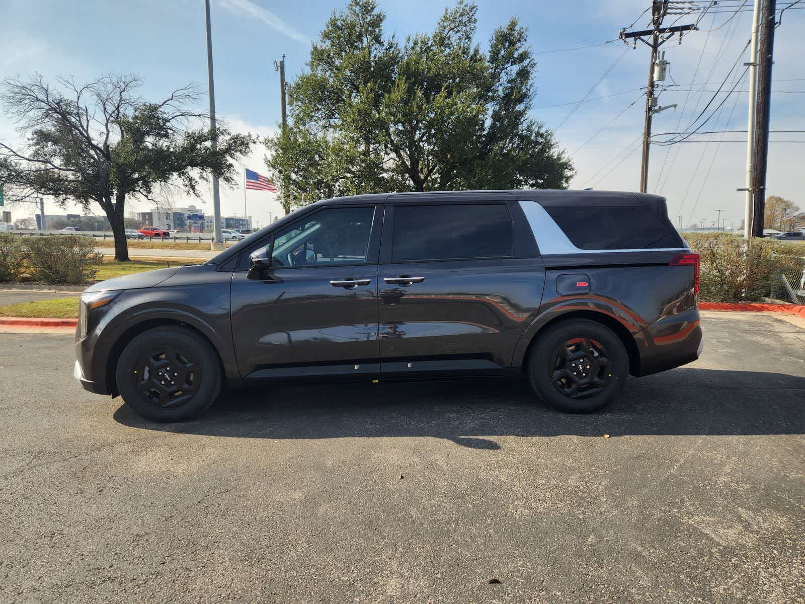 Thumbnail: 2026 Kia Carnival - 3