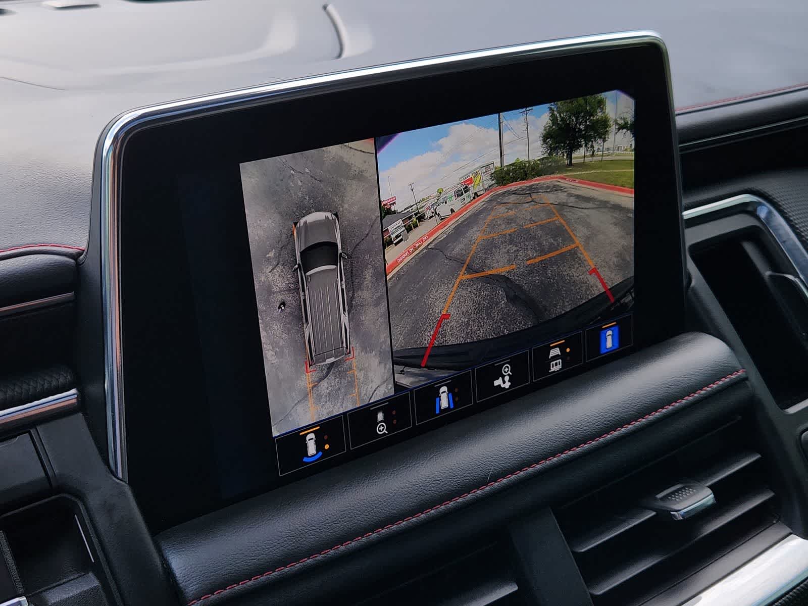 Thumbnail: 2022 Chevrolet Tahoe - 17