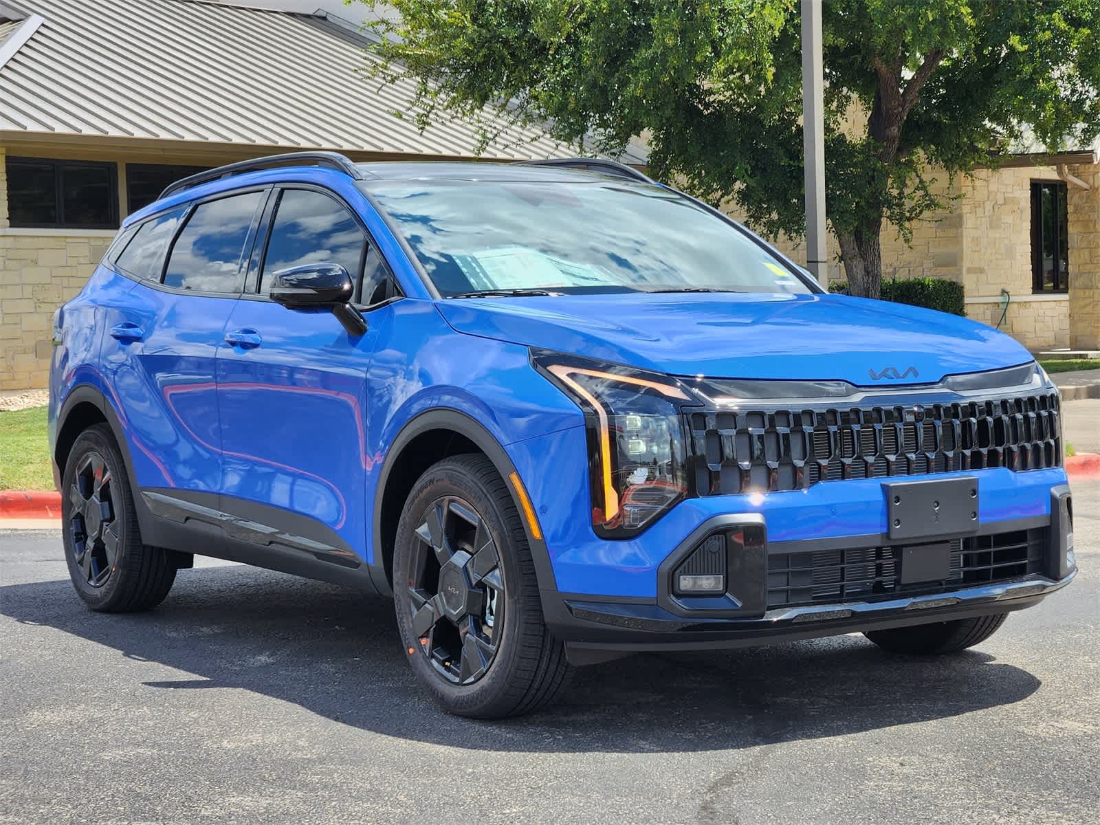 2026 Kia Sportage X-Line photo 3