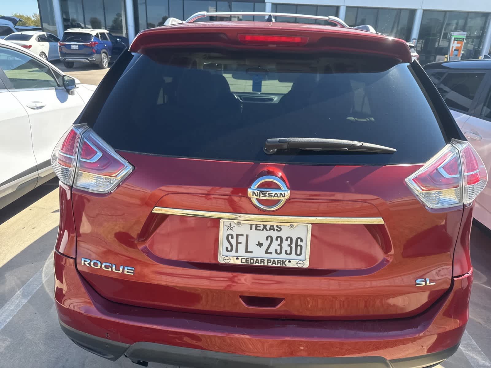 2015 Nissan Rogue SL photo 4