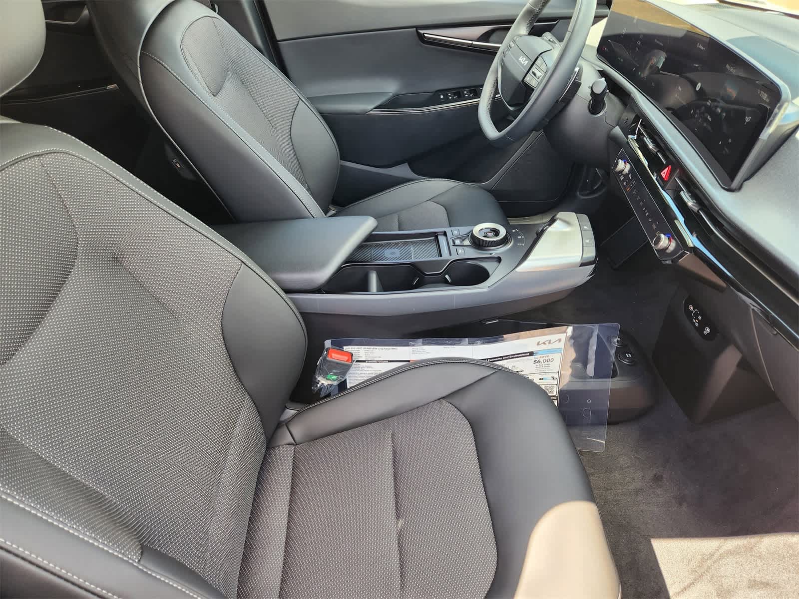 Thumbnail: 2025 Kia EV6 - 11