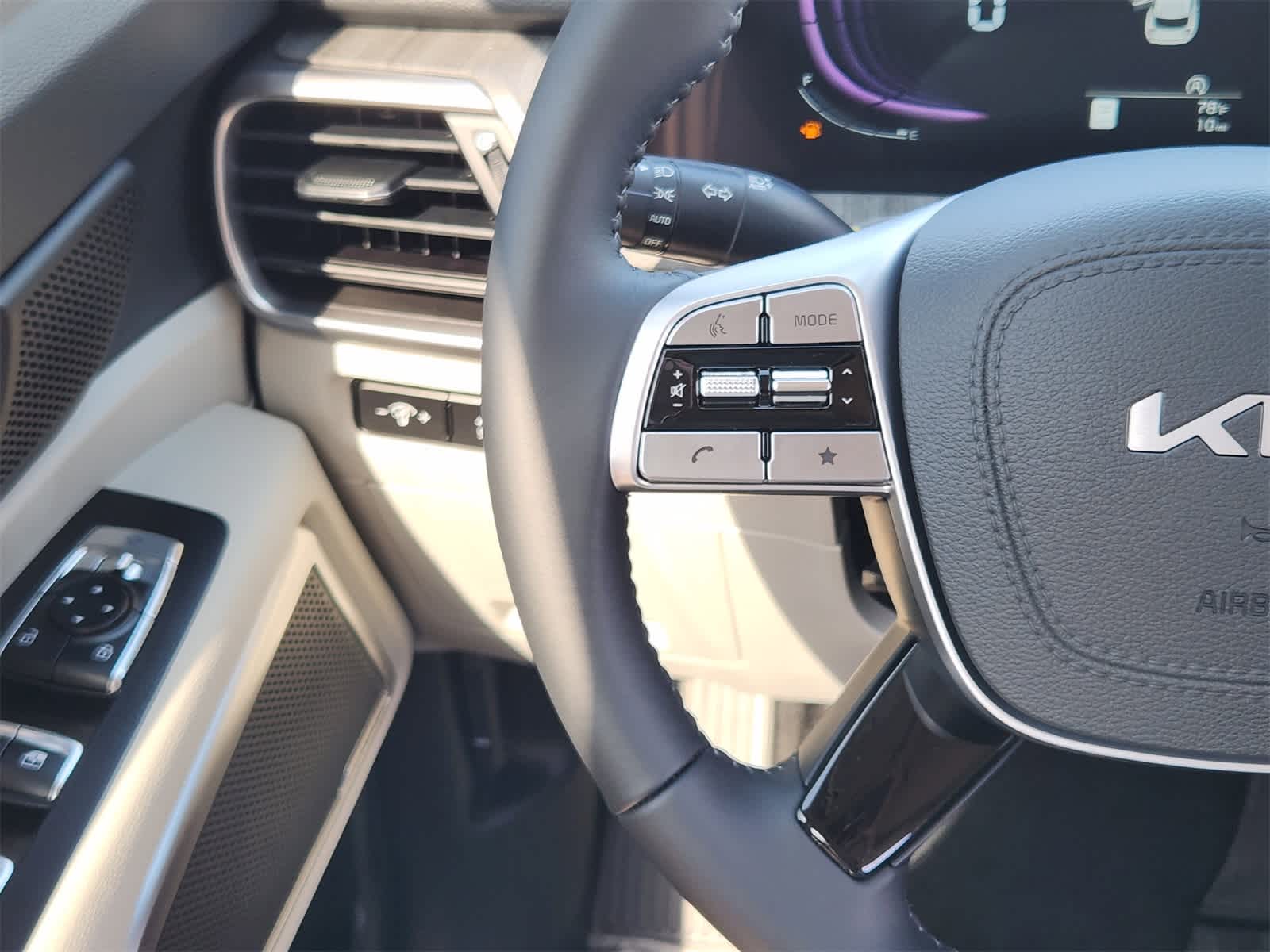 Thumbnail: 2025 Kia Telluride - 24
