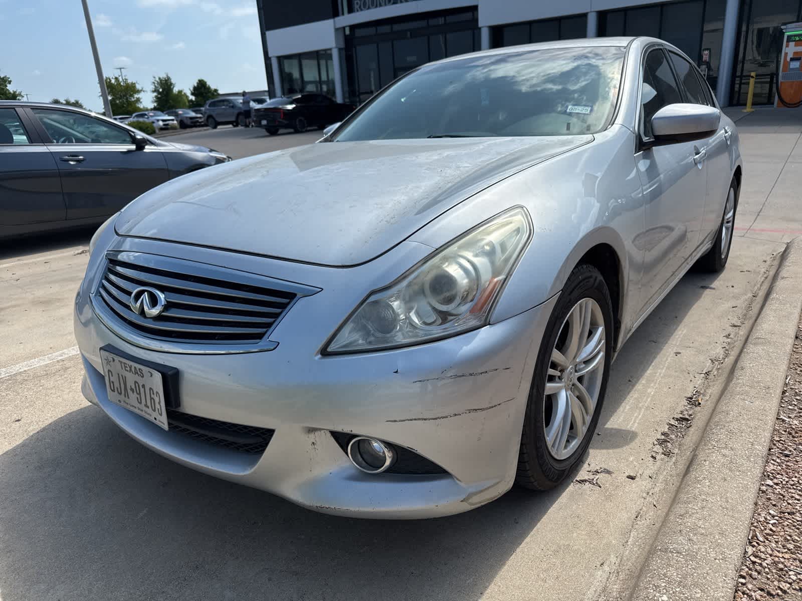 2010 INFINITI G37 Journey Hero Image