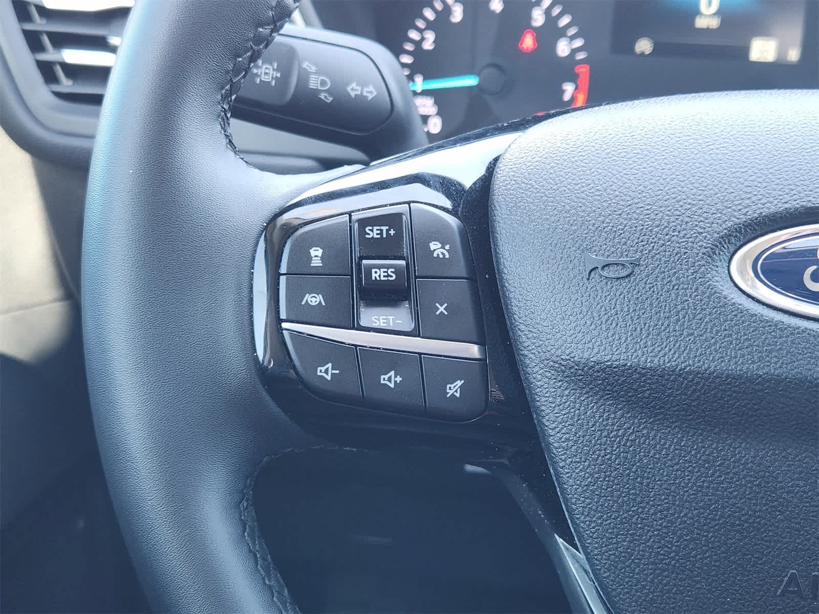 Thumbnail: 2022 Ford Escape - 28