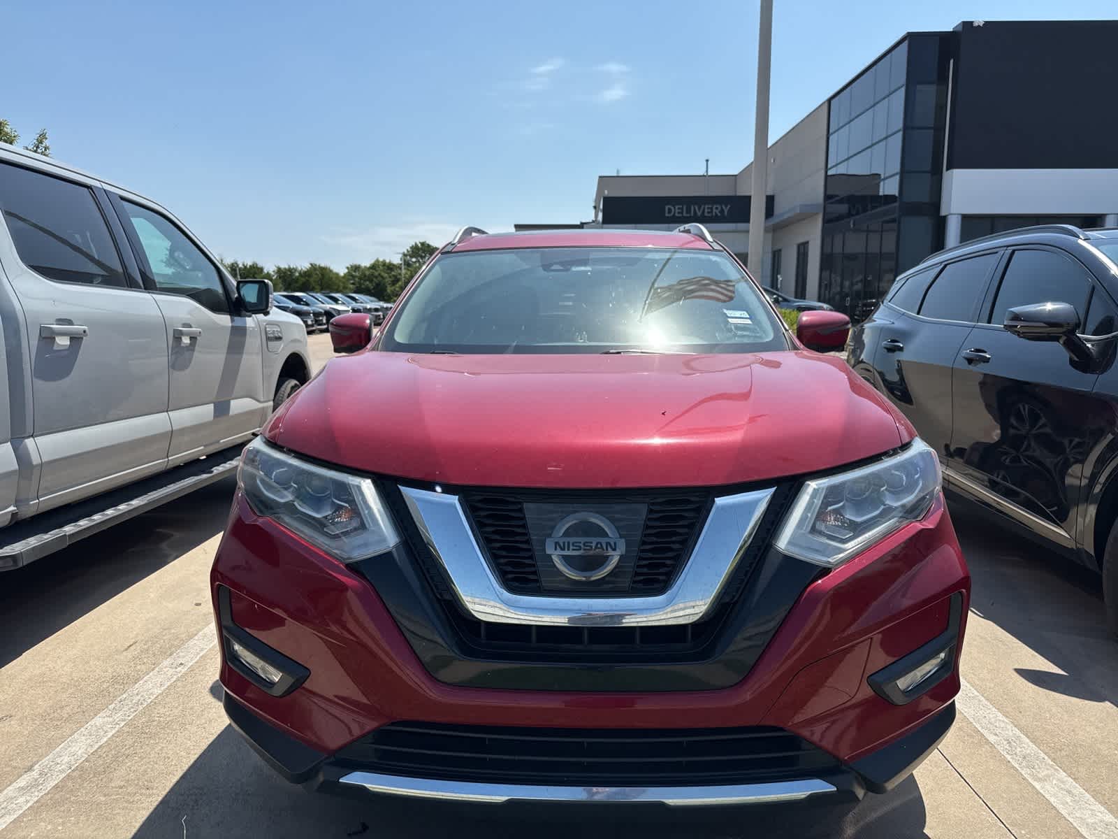 2017 Nissan Rogue SL photo 2