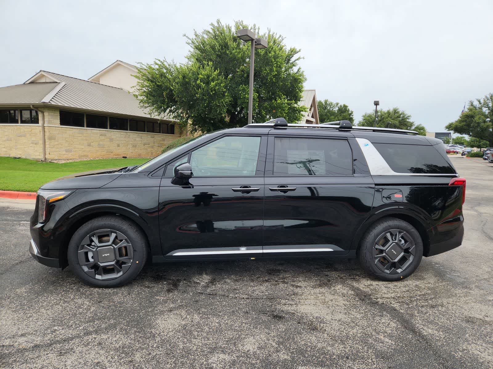 Thumbnail: 2026 Kia Carnival - 4