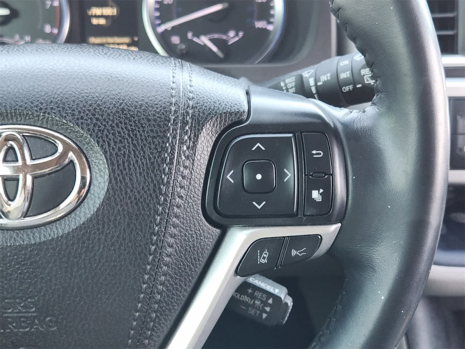 Thumbnail: 2019 Toyota Highlander - 29