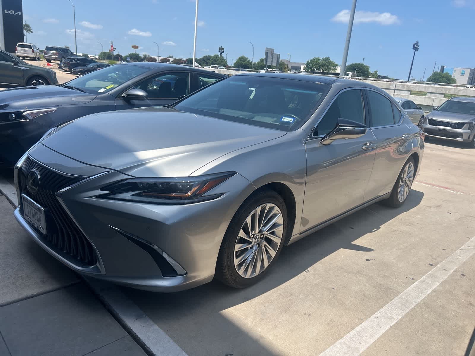 Thumbnail: 2020 Lexus ES - 1