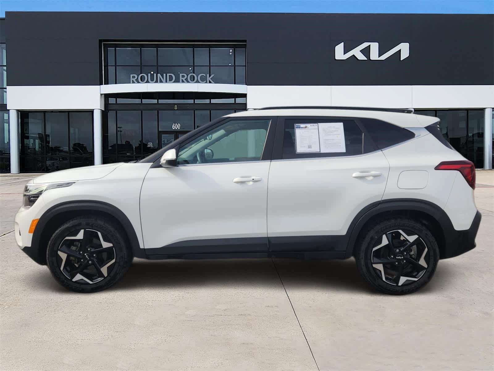 Thumbnail: 2024 Kia Seltos - 4